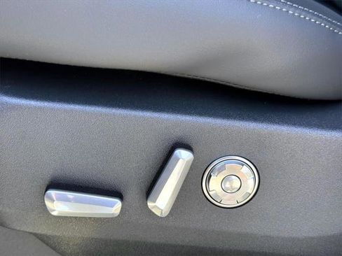 New 2025 Lincoln Navigator L Reserve w/ Jet Appearance Package image 13