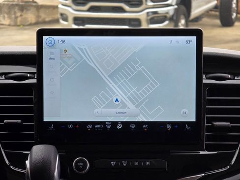 Used 2023 Ford Transit 350 XLT image 29