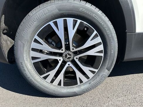 Used 2024 Mercedes-Benz GLB 250 4MATIC image 23