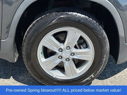 Used 2018 Chevrolet Trax LT w/ LT Convenience Package AWD/4WD image 12