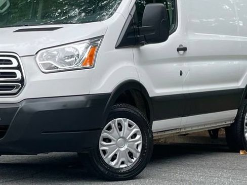 Used 2019 Ford Transit 250 130 Low Roof w/ Exterior Upgrade Package RWD image 2
