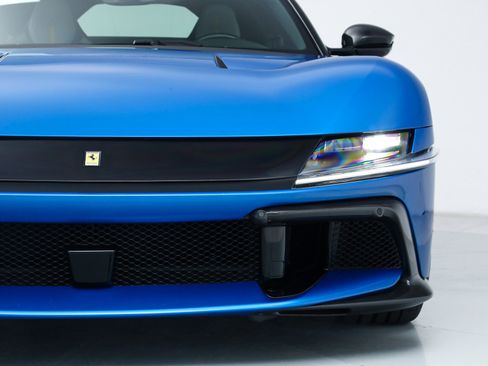 Certified 2025 Ferrari 12Cilindri RWD image 41