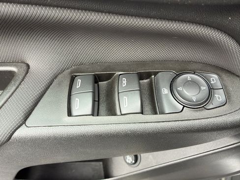 Used 2022 Chevrolet Equinox RS w/ RS Leather Package FWD image 23