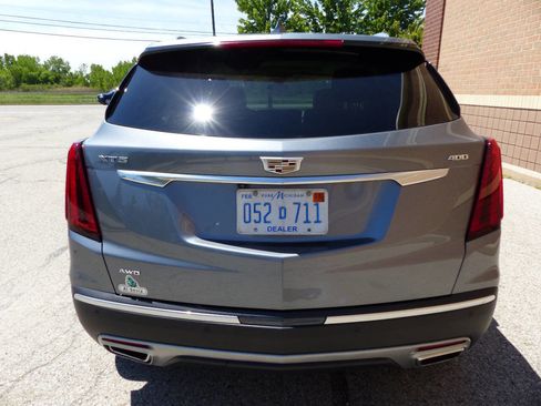 Used 2021 Cadillac XT5 Premium Luxury w/ LPO, Floor Liner Package AWD/4WD image 8