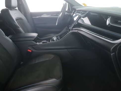 Used 2025 Jeep Grand Cherokee Trailhawk w/ Advanced Protech Group II image 33