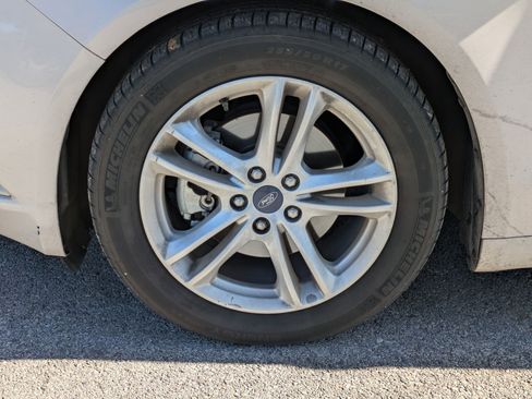 Used 2018 Ford Fusion SE w/ Fusion SE Technology Package image 21