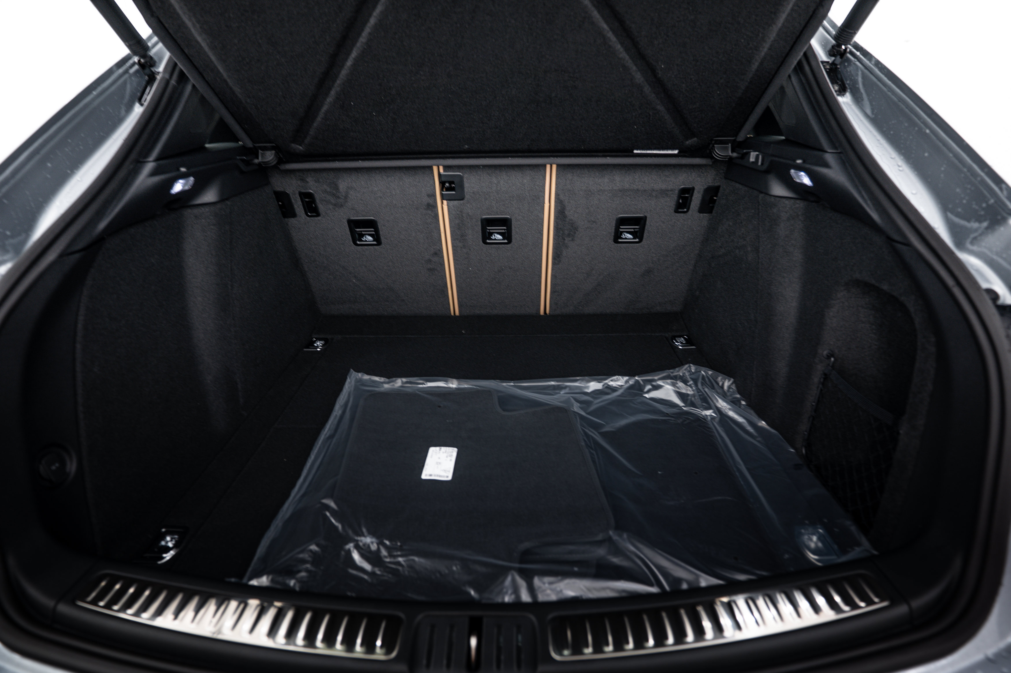 Certified 2026 Porsche Macan AWD/4WD image 26