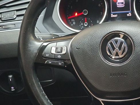 Used 2019 Volkswagen Tiguan SE AWD/4WD image 16