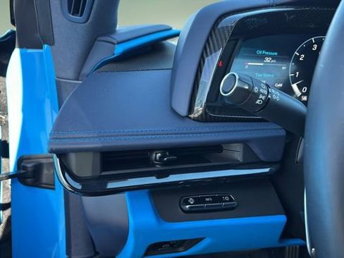 Used 2023 Chevrolet Corvette Stingray w/ Z51 Performance Package image 21