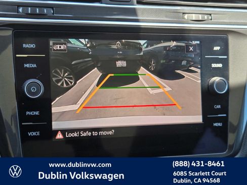 Used 2023 Volkswagen Tiguan SE w/ Panoramic Sunroof Package FWD image 15