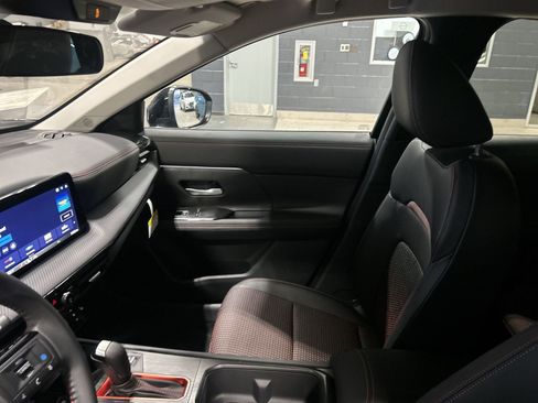 New 2026 Nissan Kicks SR w/ Cold Weather Package image 3