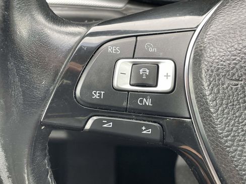 Used 2017 Volkswagen Passat 1.8T SEL Premium FWD image 20