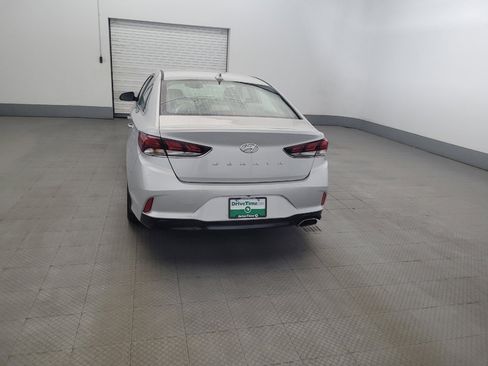 Used 2019 Hyundai Sonata SEL w/ Tech Package 02 FWD image 6