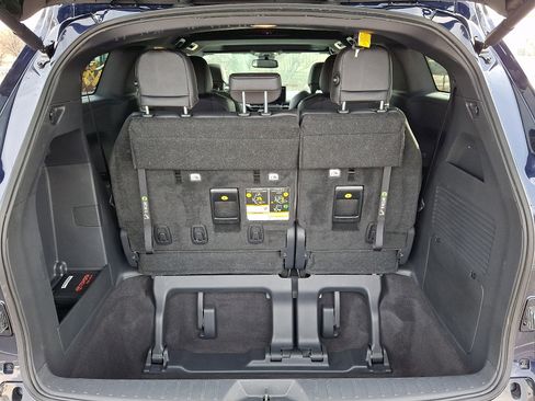 Used 2025 Toyota Sienna XSE image 29