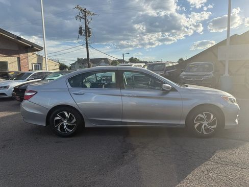 Used 2017 Honda Accord LX image 9