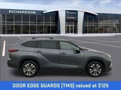 Used 2022 Toyota Highlander XLE image 7