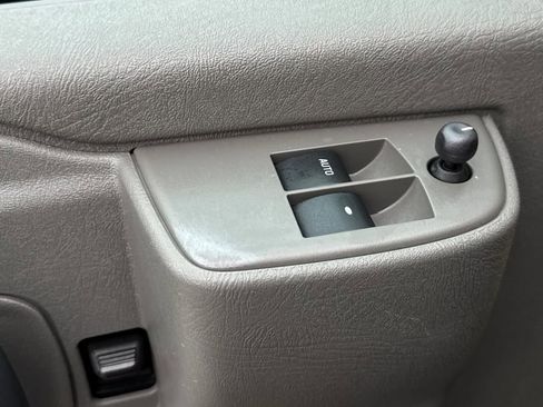 Certified 2023 Chevrolet Express 3500 Extended w/ Driver Convenience Package image 12