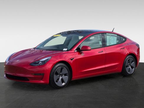 Used 2022 Tesla Model 3 Standard Range image 8