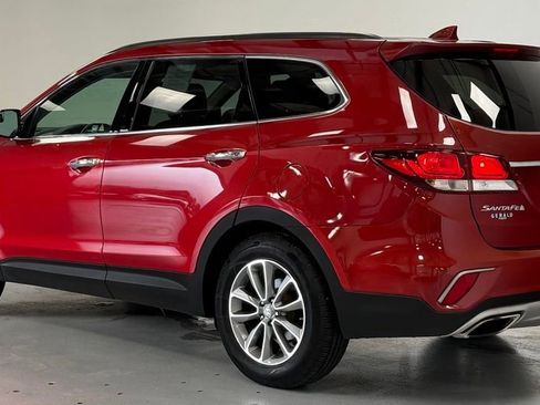 Used 2018 Hyundai Santa Fe SE AWD/4WD image 4