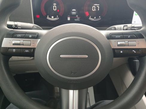 Used 2025 Hyundai Tucson SE FWD image 24