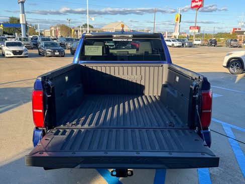 Used 2025 Toyota Tacoma SR5 image 6