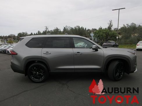 New 2026 Toyota Grand Highlander AWD Hybrid image 2