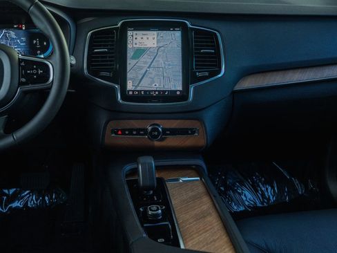 Used 2023 Volvo XC90 B6 Plus w/ Protection Package Premier image 18