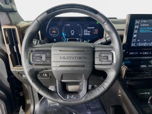 Used 2025 GMC Hummer EV 3X w/ LPO, Cargo Utility Package AWD/4WD image 12