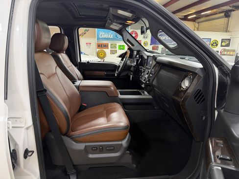 Used 2013 Ford F250 Platinum w/ FX4 Off Road Pkg AWD/4WD image 22