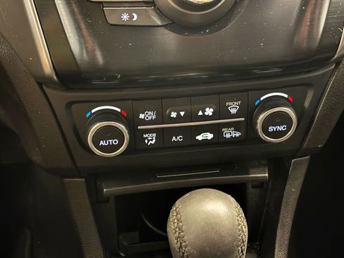 Used 2019 Acura ILX Sedan 4D image 43