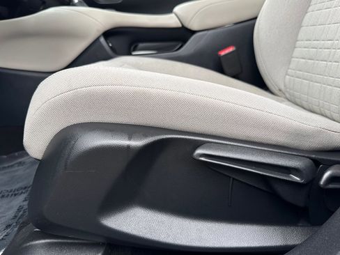 Used 2023 Honda HR-V LX image 14