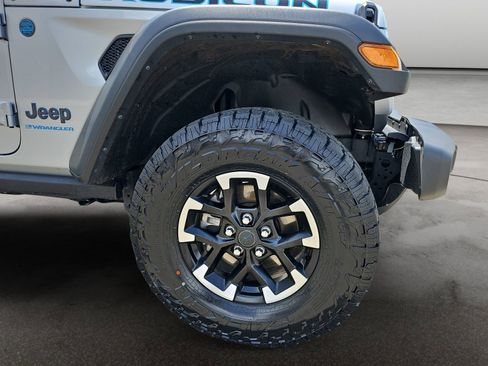 Used 2024 Jeep Wrangler Unlimited Rubicon 4xe AWD/4WD image 35