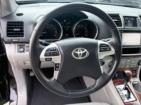 Used 2013 Toyota Highlander Limited AWD/4WD image 8