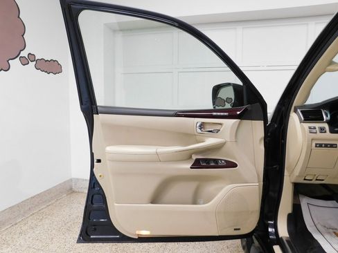 Used 2013 Lexus LX 570 4WD w/ Luxury Pkg w/Pre-crash image 25