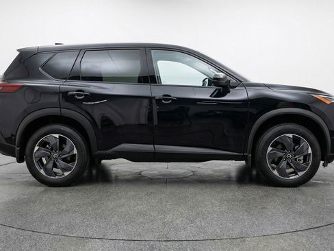 Used 2025 Nissan Rogue SV image 11