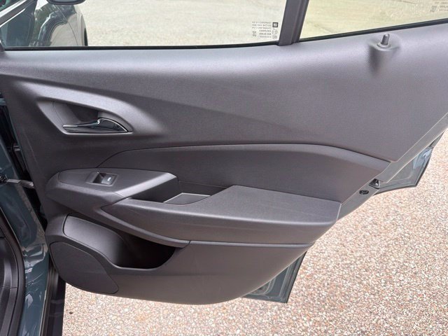 Used 2025 Chevrolet Trax LT FWD image 17