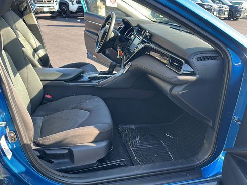 Used 2019 Toyota Camry LE FWD image 11