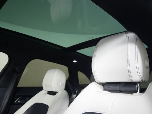 Used 2019 Jaguar F-PACE S image 12