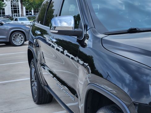 Used 2019 Jeep Grand Cherokee Limited AWD/4WD image 11