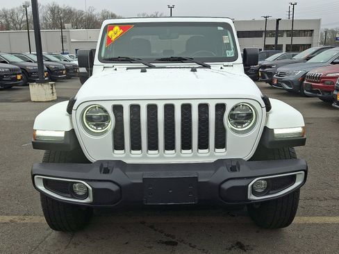 Certified 2022 Jeep Gladiator Overland w/ LED Lighting Group AWD/4WD image 2