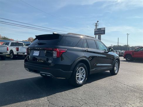 New 2026 Ford Explorer Active w/ Active Comfort Package image 5
