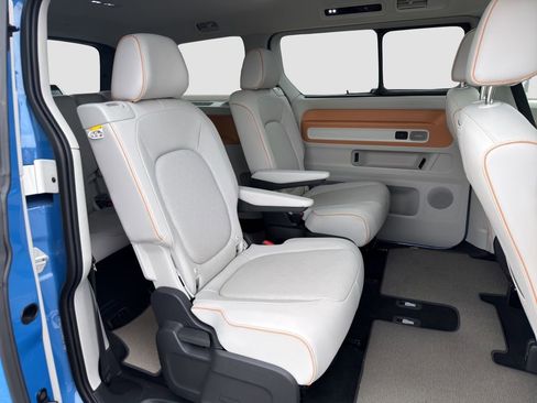 Used 2025 Volkswagen ID. Buzz 1st Edition AWD/4WD image 19