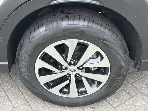 Certified 2025 Subaru Outback Premium AWD/4WD image 32