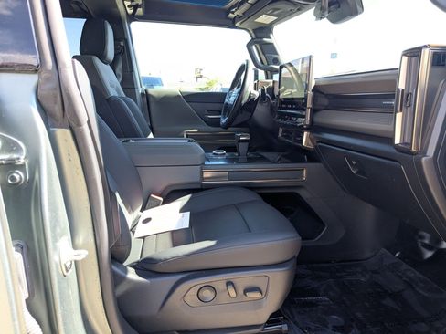 Used 2024 GMC Hummer EV 3X w/ LPO, Illumination Package image 21