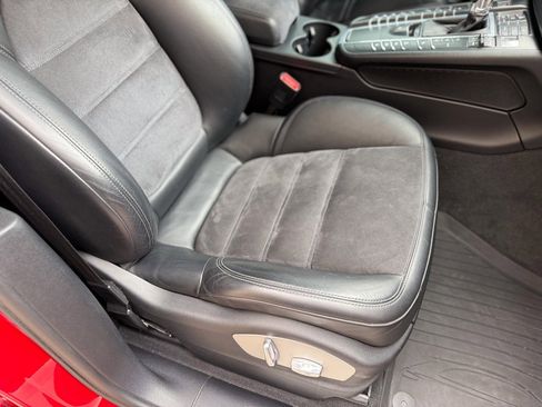 Used 2018 Porsche Macan GTS image 30