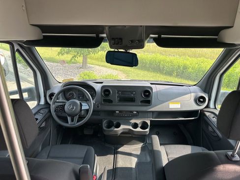 Used 2022 Mercedes-Benz Sprinter 3500 image 58