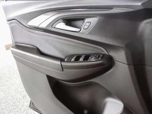 Used 2021 Chevrolet TrailBlazer RS w/ Technology Package FWD image 22