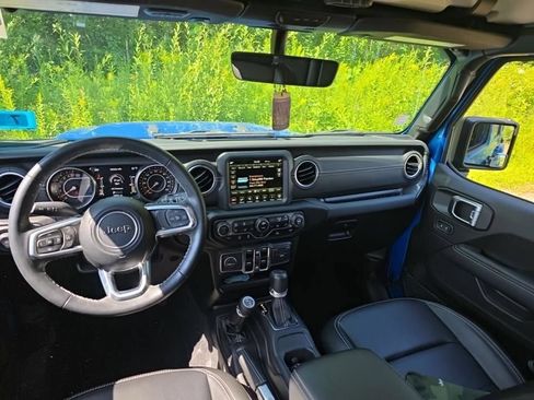 Used 2022 Jeep Wrangler Unlimited Sahara w/ LED Lighting Group AWD/4WD image 14