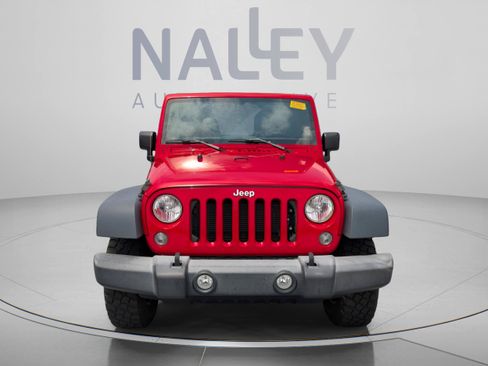 Used 2016 Jeep Wrangler Unlimited Rubicon w/ Connectivity Group AWD/4WD image 8