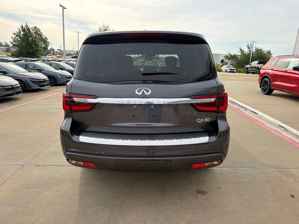 Used 2024 INFINITI QX80 Luxe RWD image 4